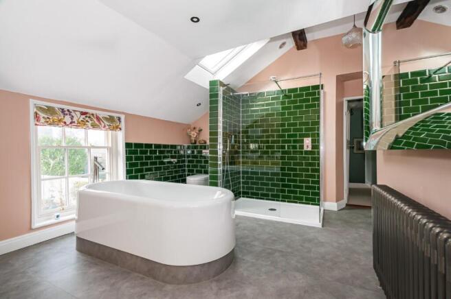 4 bed Town House for sale Image 11