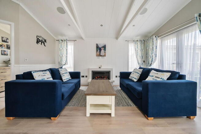 Regency Heights, Beacon Hill, Poole, DORSET, BH16 6GH photo 4