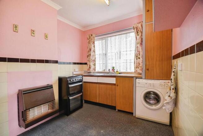 2 bed Detached Bungalow for sale Image 5