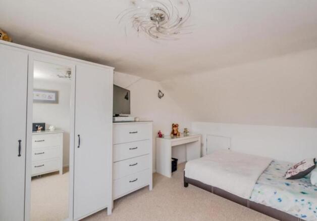 school lane bedroom2.jpg