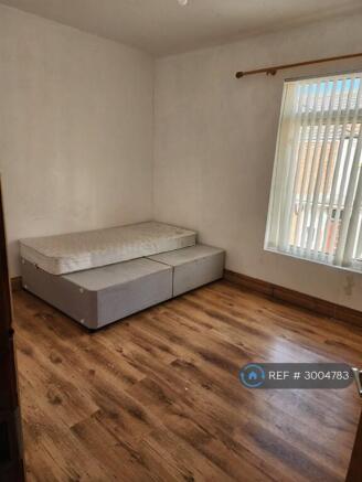 3 bed Terraced to rent Image 4