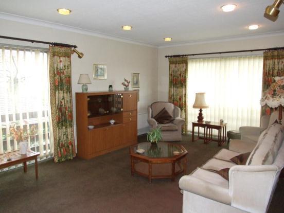 Lounge 2