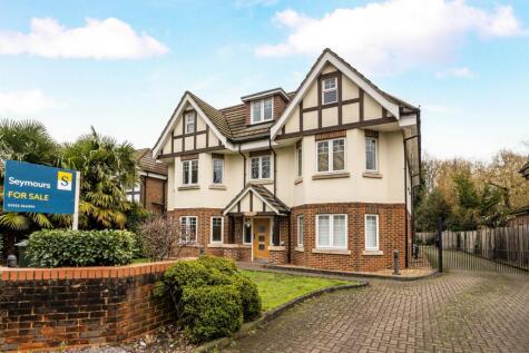 Byfleet Road, New Haw, Surrey, KT15