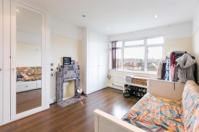 Rear bedroom