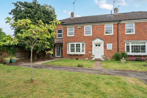 Kiln Gardens, Hartley Wintney, RG27