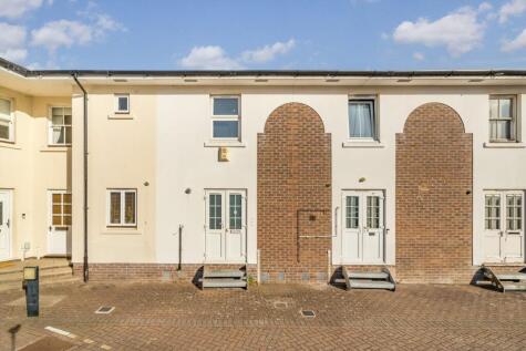 Francis Close, Isle Of Dogs