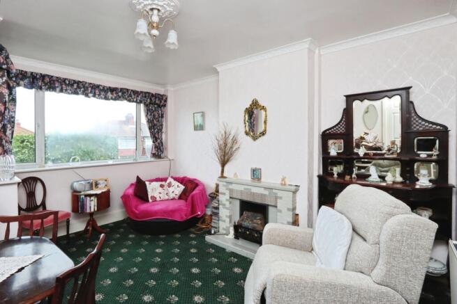 3 bed Semi-Detached for sale Image 4