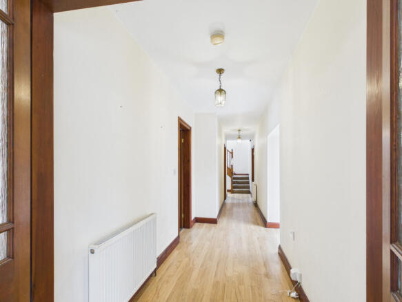 4 bed House to rent Image 11
