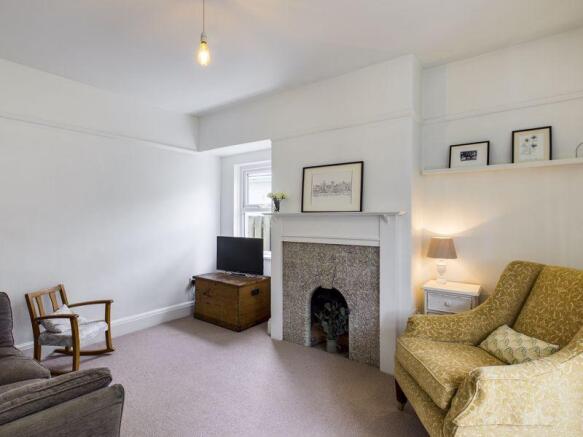 lounge/bedroom...