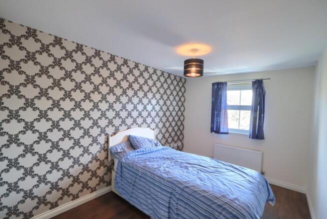 2 bed Flat for sale Image 6