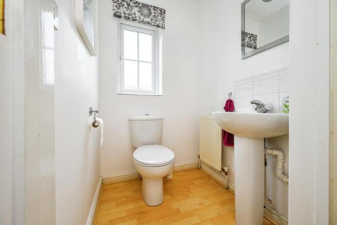 Guest Cloakroom: