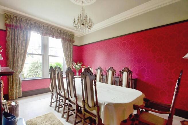 6 bed Semi-Detached for sale Image 8