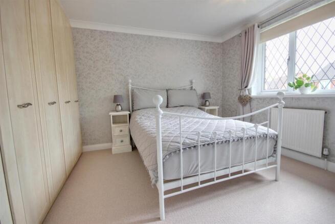 3 bed Semi-Detached for sale Image 7