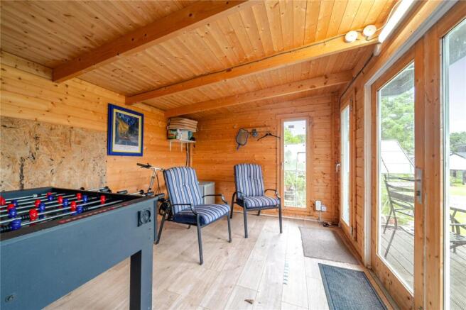 5 bed Bungalow for sale Image 12