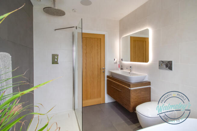 4 piece family bathroom