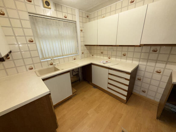 3 bed Semi-Detached to rent Image 12