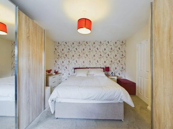 4 bed Semi-Detached for sale Image 7