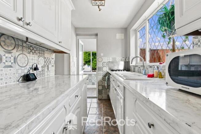 3 bed Semi-Detached for sale Image 6