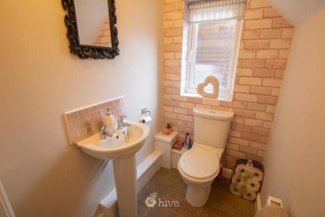 4 bed Detached for sale Image 9