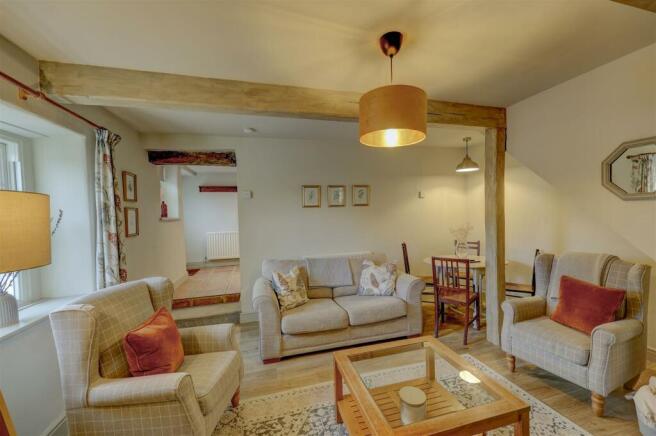 Lounge & Dining