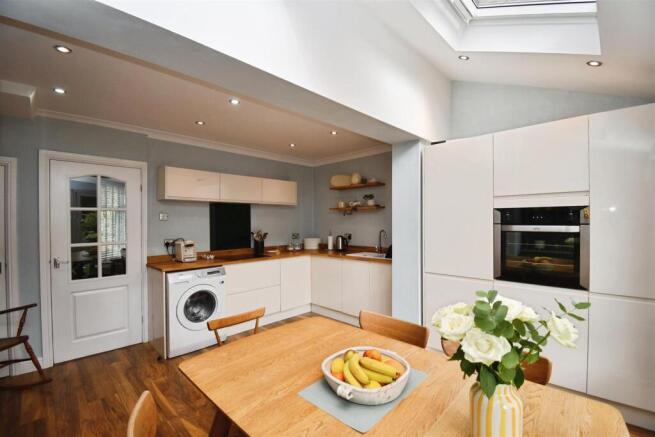 2 bed Terraced for sale Image 6
