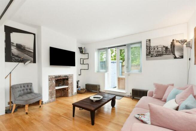 18 Wandle Way, Earlsfield reception 2.jpg