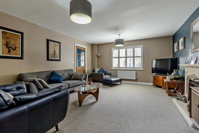 4 bed Link Detached House for sale Image 9