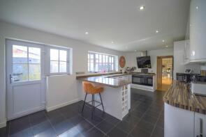11, Grove Road, Emmer Green, Reading RG4 8LJ