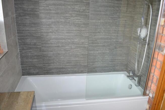 bath2 (Medium).JPG