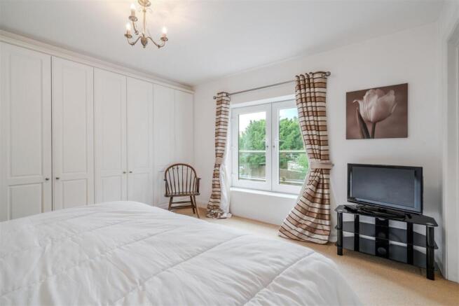 Bedroom1-3.jpg