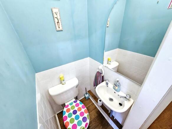3 bed Semi-Detached for sale Image 8