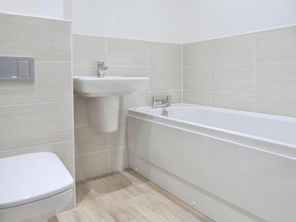 3 bed Semi-Detached to rent Image 7