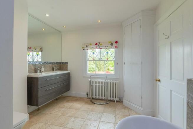 bathrooms 5.jpg