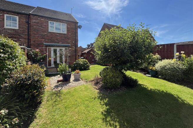 2 bed Semi-Detached for sale Image 10
