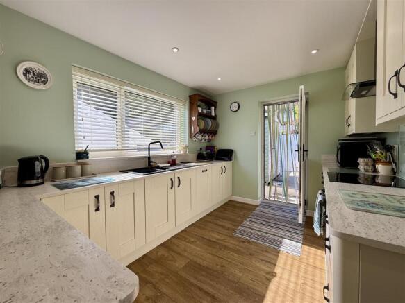 Kitchen.JPG