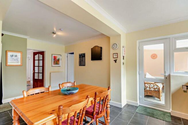 8544092-interior04-800.jpg