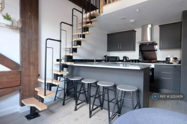 Breakfast Bar/Kitchen