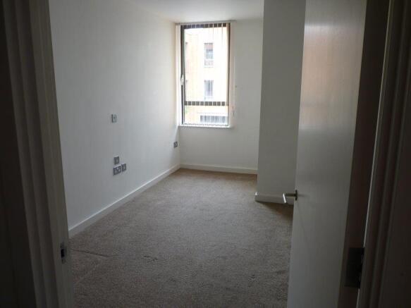2 bed Apartment to rent Image 9