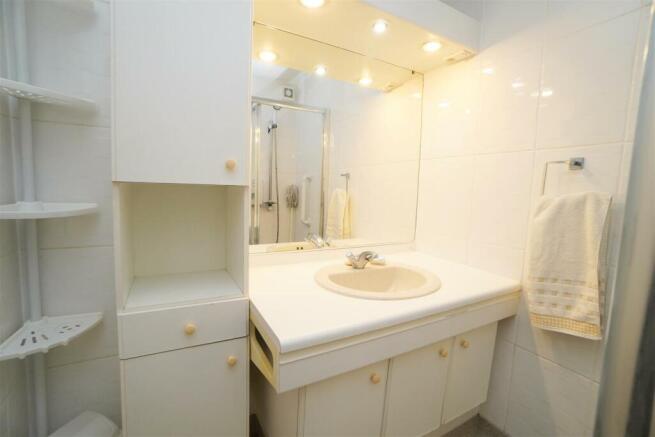 bathroom vanity.jpg