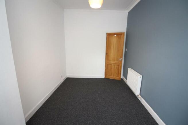 bedroom 1-1.JPG