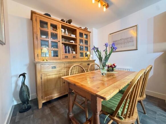 3 bed Semi-Detached for sale Image 4