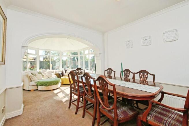 5 bed Detached for sale Image 12