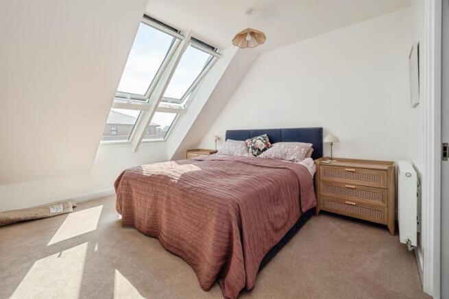 4 bed Semi-Detached for sale Image 7