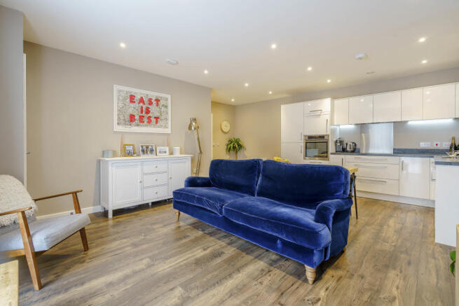 8425303-interior19