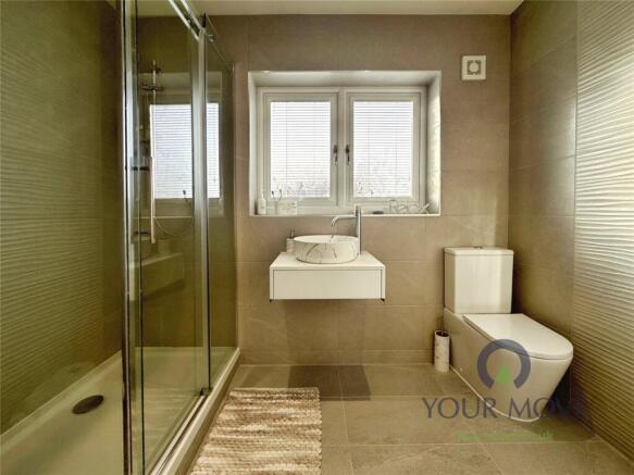 4 bed Detached for sale Image 11