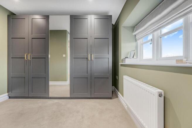Dressing Room.Bed 4.jpg