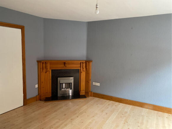 3 bed Terraced to rent Image 8