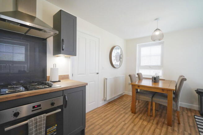 3 bed Semi-Detached for sale Image 8
