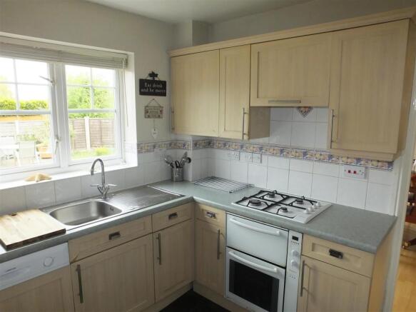 KITCHEN.JPG