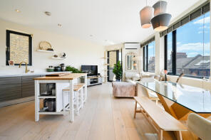 Flat 3, 83a, Landor Road, London SW9 9RT